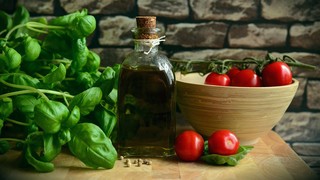 Conger Design_olive-oil-1412361_1920.jpg_Pixabay