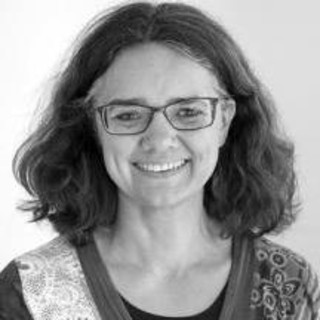 Dr. Simone Helmle